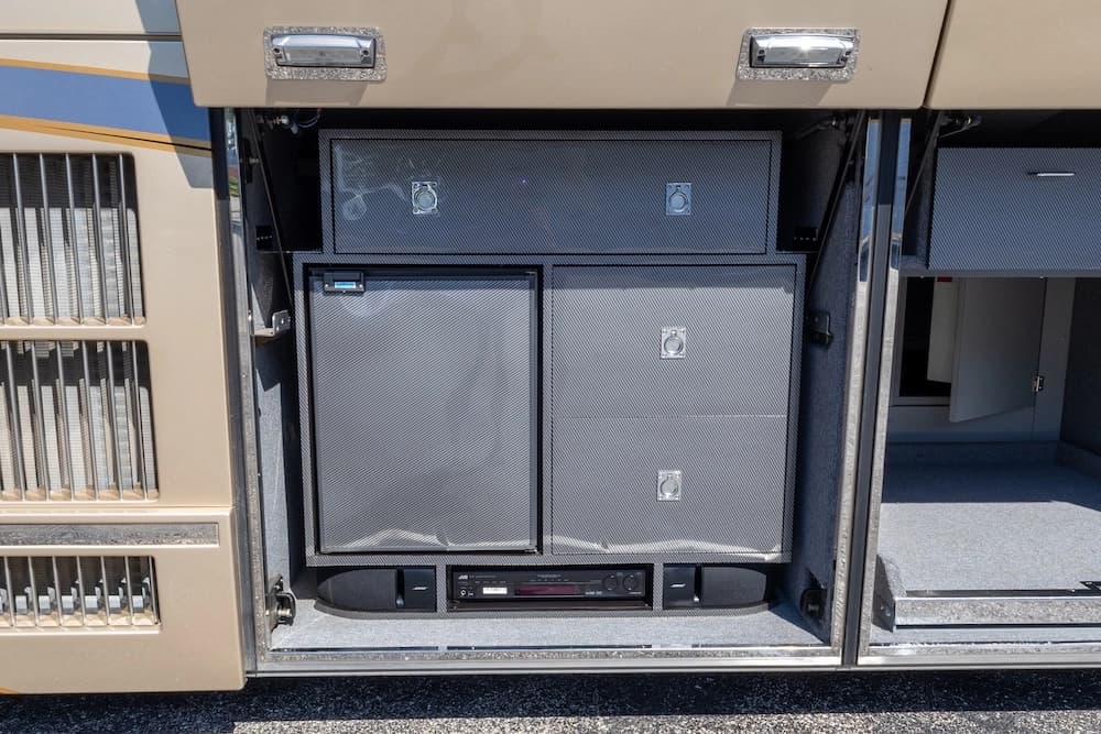 2009 Prevost H3-45 Liberty Elegant Lady - Image 37