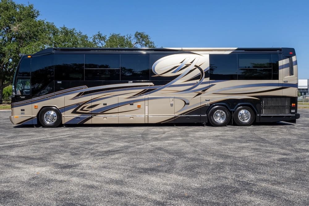 2009 Prevost H3-45 Liberty Elegant Lady - Image 9