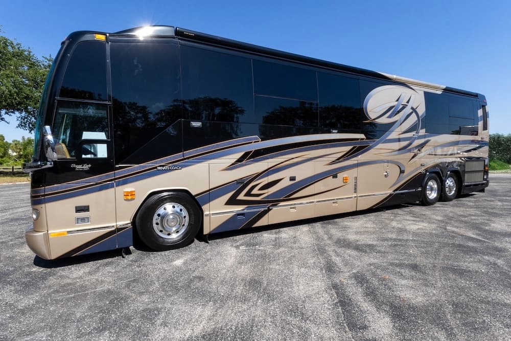 2009 Prevost H3-45 Liberty Elegant Lady - Image 10