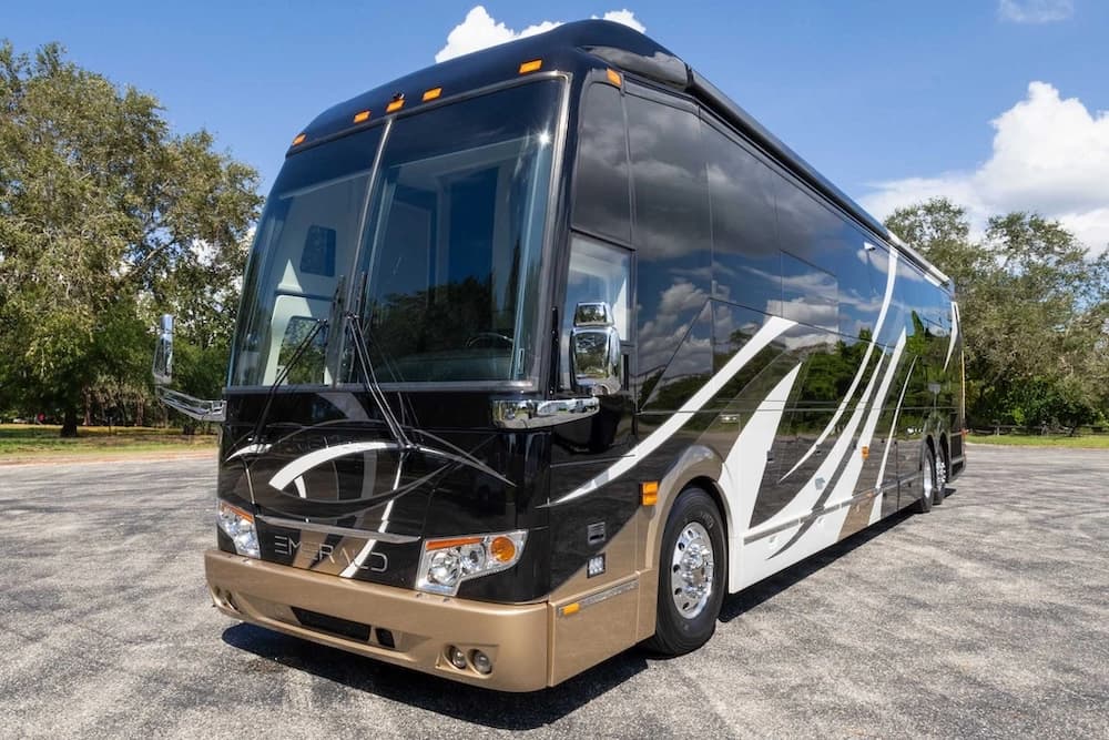 2021 Prevost H3-45 Emerald Motorcoach Conversion - Image 11