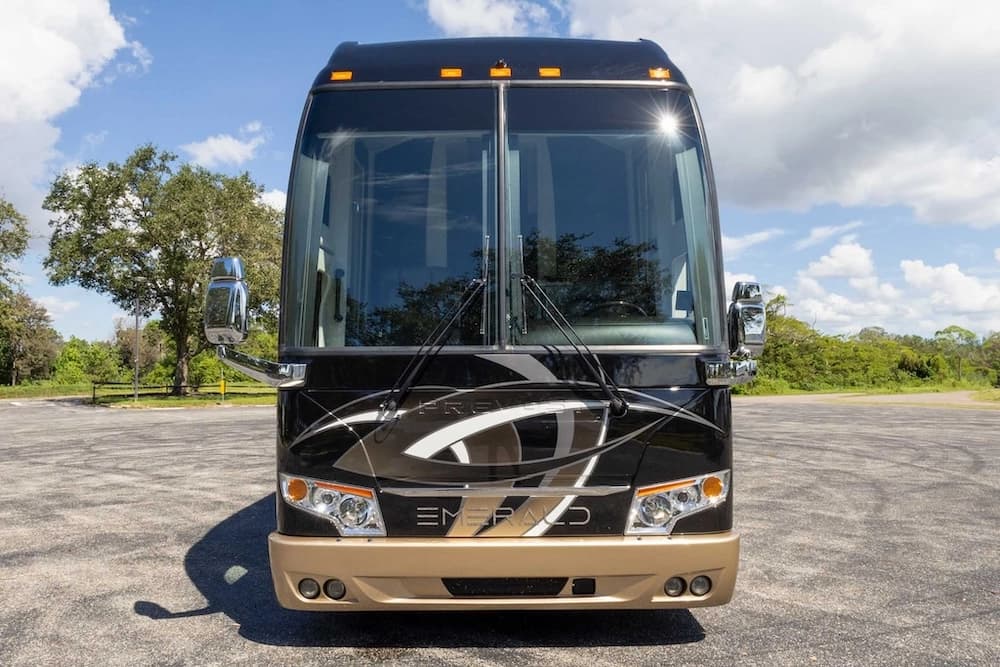 2021 Prevost H3-45 Emerald Motorcoach Conversion - Image 12