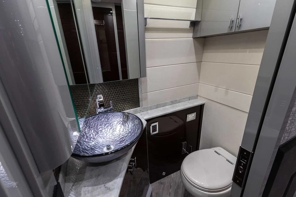 2021 Prevost H3-45 Emerald Motorcoach Conversion - Image 23
