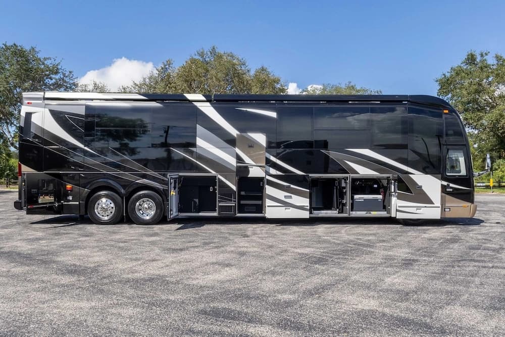 2021 Prevost H3-45 Emerald Motorcoach Conversion - Image 35