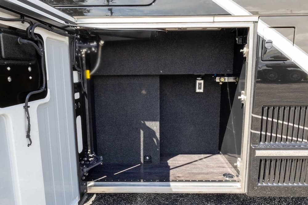 2021 Prevost H3-45 Emerald Motorcoach Conversion - Image 38