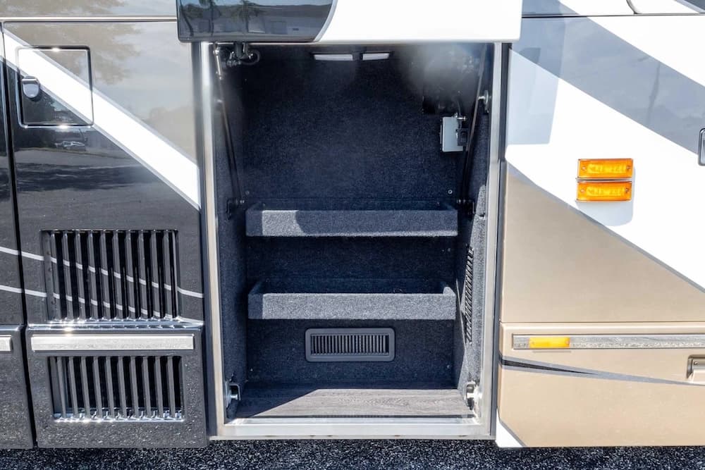 2021 Prevost H3-45 Emerald Motorcoach Conversion - Image 39