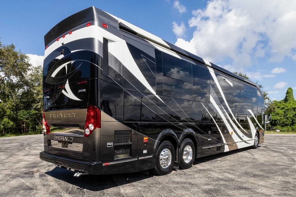 2021 Prevost H3-45 Emerald Motorcoach Conversion - Image 5