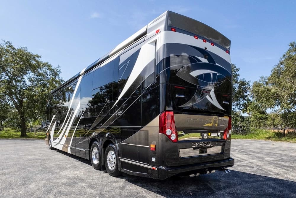 2021 Prevost H3-45 Emerald Motorcoach Conversion - Image 7