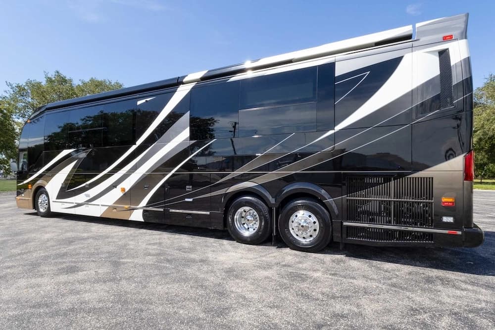 2021 Prevost H3-45 Emerald Motorcoach Conversion - Image 8