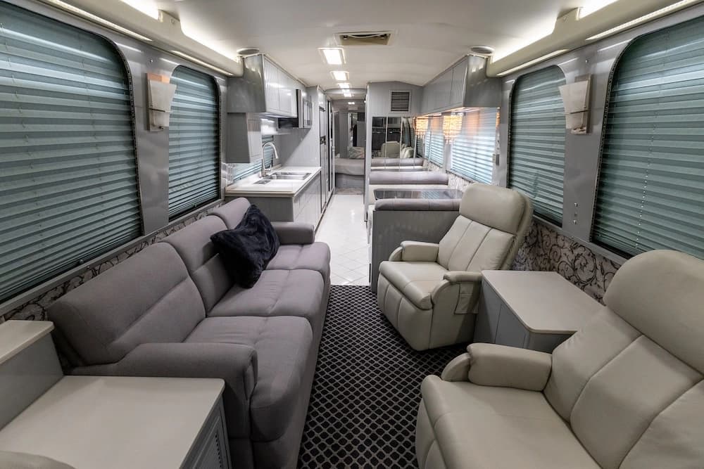 1988 Prevost XL 40 Liberty Motorcoach Conversion - Image 14