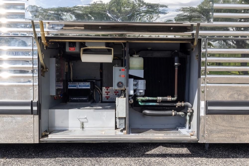 1988 Prevost XL 40 Liberty Motorcoach Conversion - Image 36