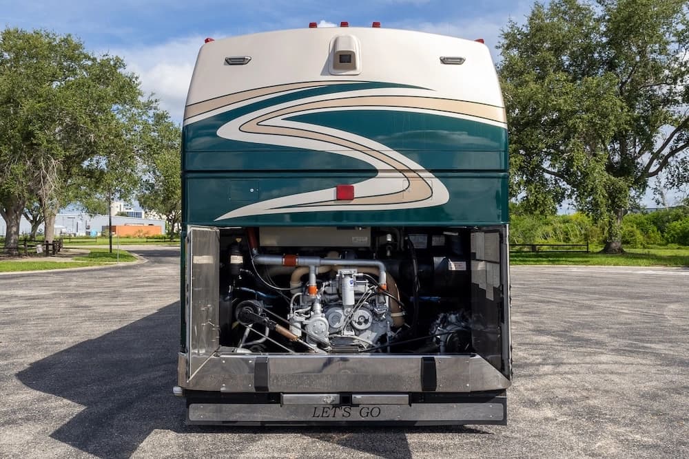1988 Prevost XL 40 Liberty Motorcoach Conversion - Image 38