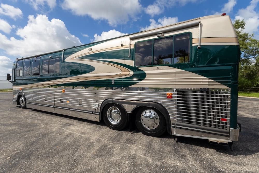 1988 Prevost XL 40 Liberty Motorcoach Conversion - Image 8