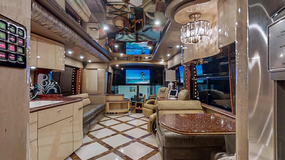 2008 Prevost Featherlite H3-45 Motorcoach - Image 36