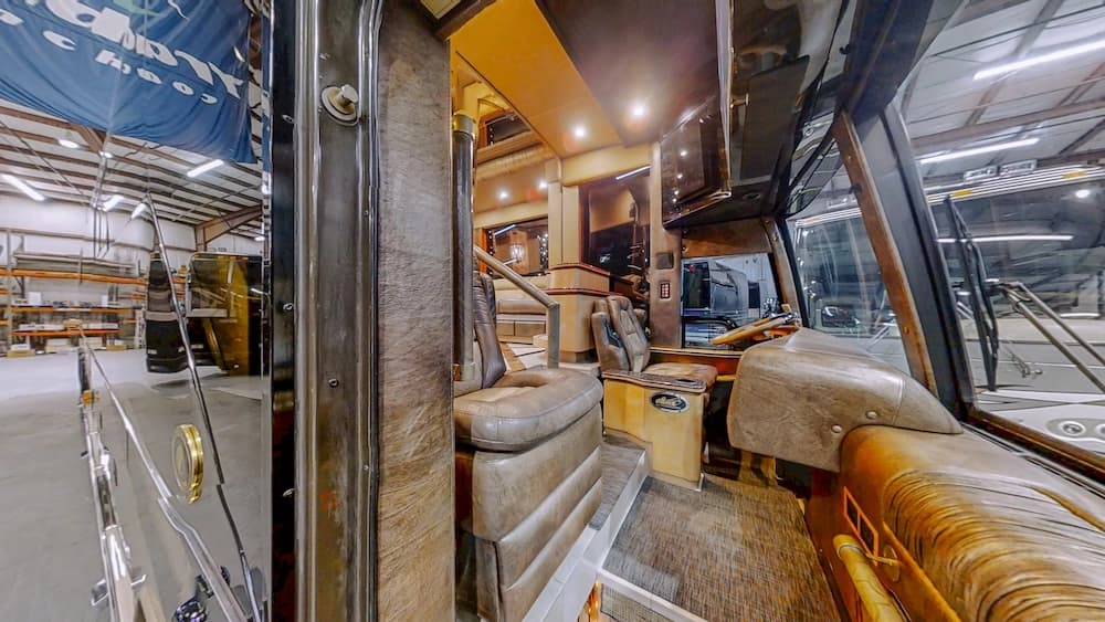 2008 Prevost Featherlite H3-45 Motorcoach - Image 39