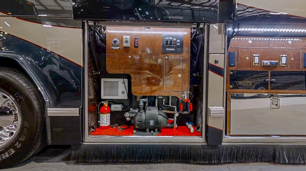 2008 Prevost Featherlite H3-45 Motorcoach - Image 45