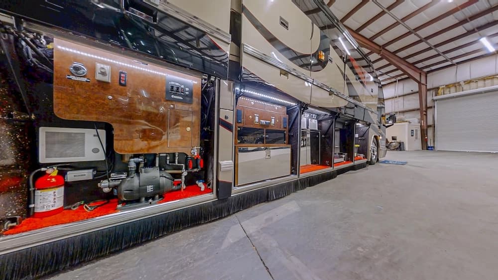 2008 Prevost Featherlite H3-45 Motorcoach - Image 46