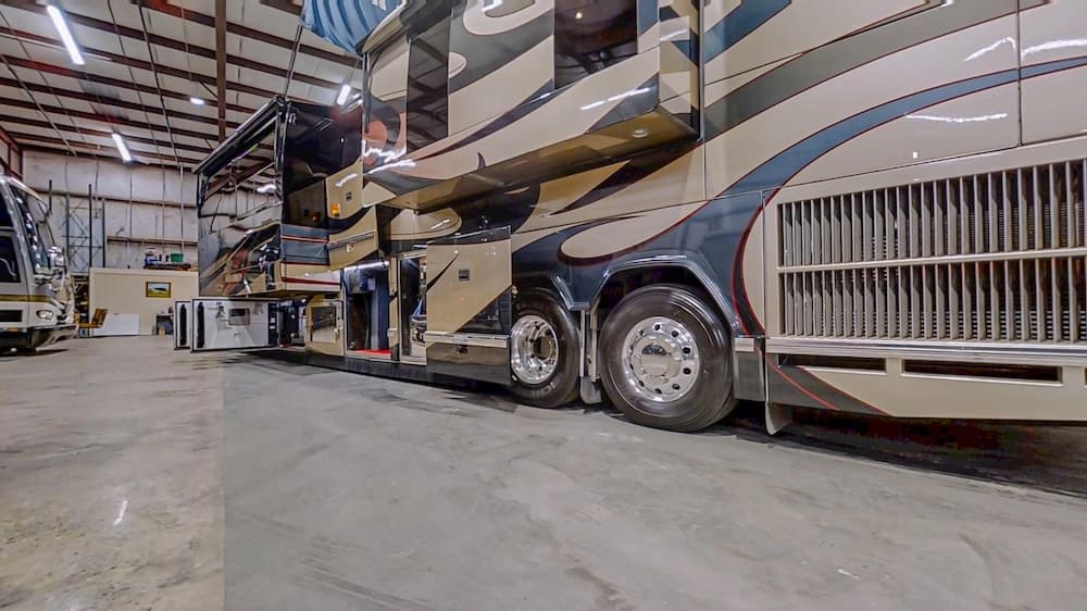 2008 Prevost Featherlite H3-45 Motorcoach - Image 48