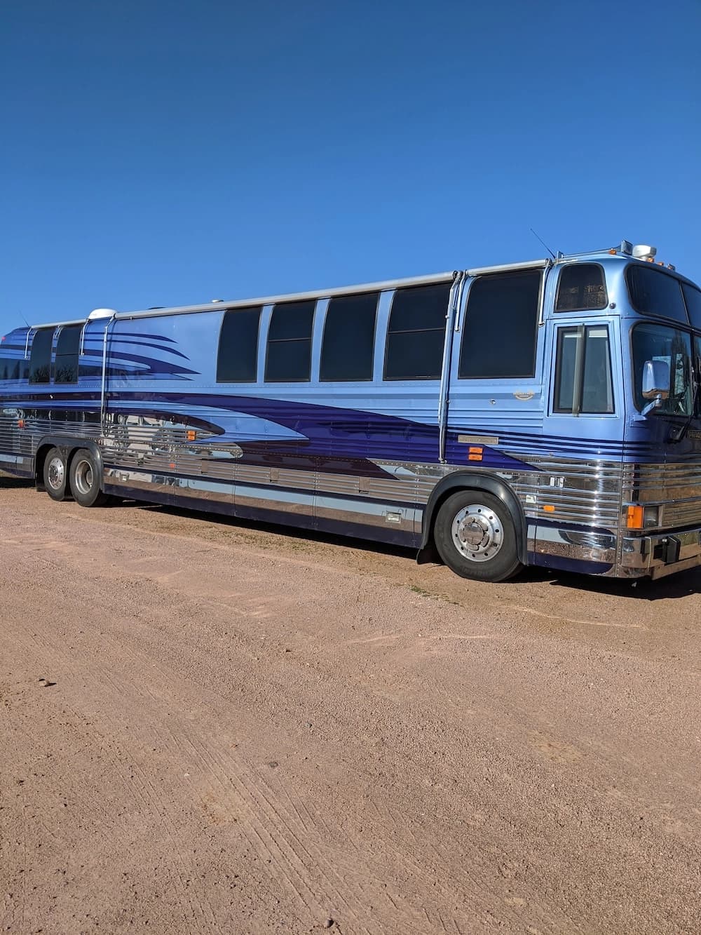 1997 Prevost Marathon XL Motorcoach - Image 1