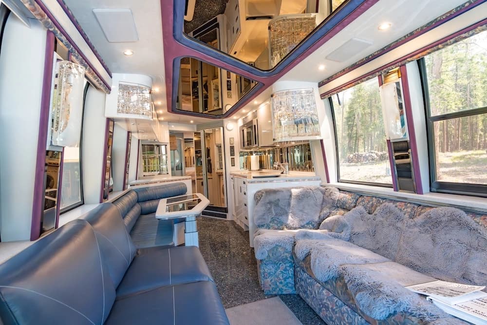 1997 Prevost Marathon XL Motorcoach - Image 11