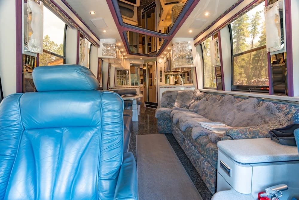 1997 Prevost Marathon XL Motorcoach - Image 19