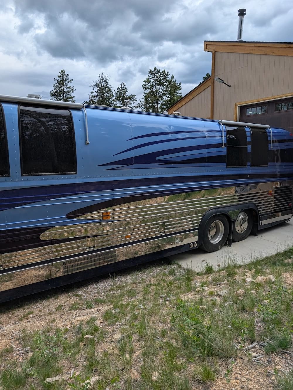 1997 Prevost Marathon XL Motorcoach - Image 3