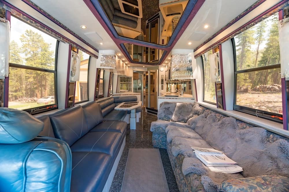 1997 Prevost Marathon XL Motorcoach - Image 8