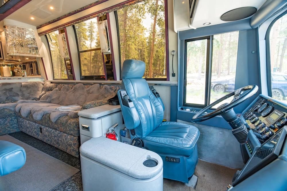 1997 Prevost Marathon XL Motorcoach - Image 9