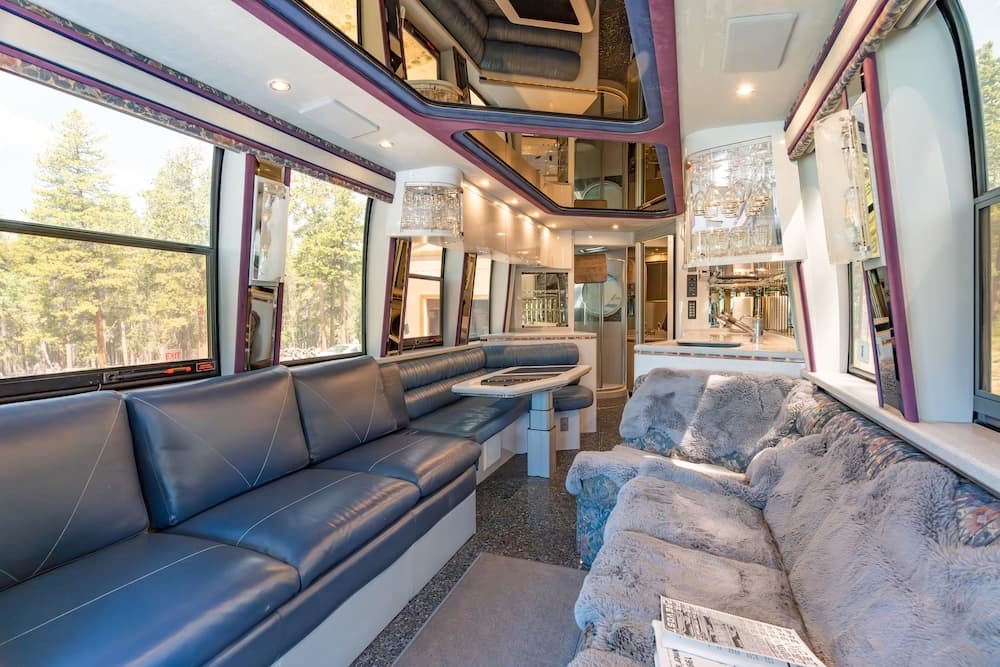 1997 Prevost Marathon XL Motorcoach - Image 10