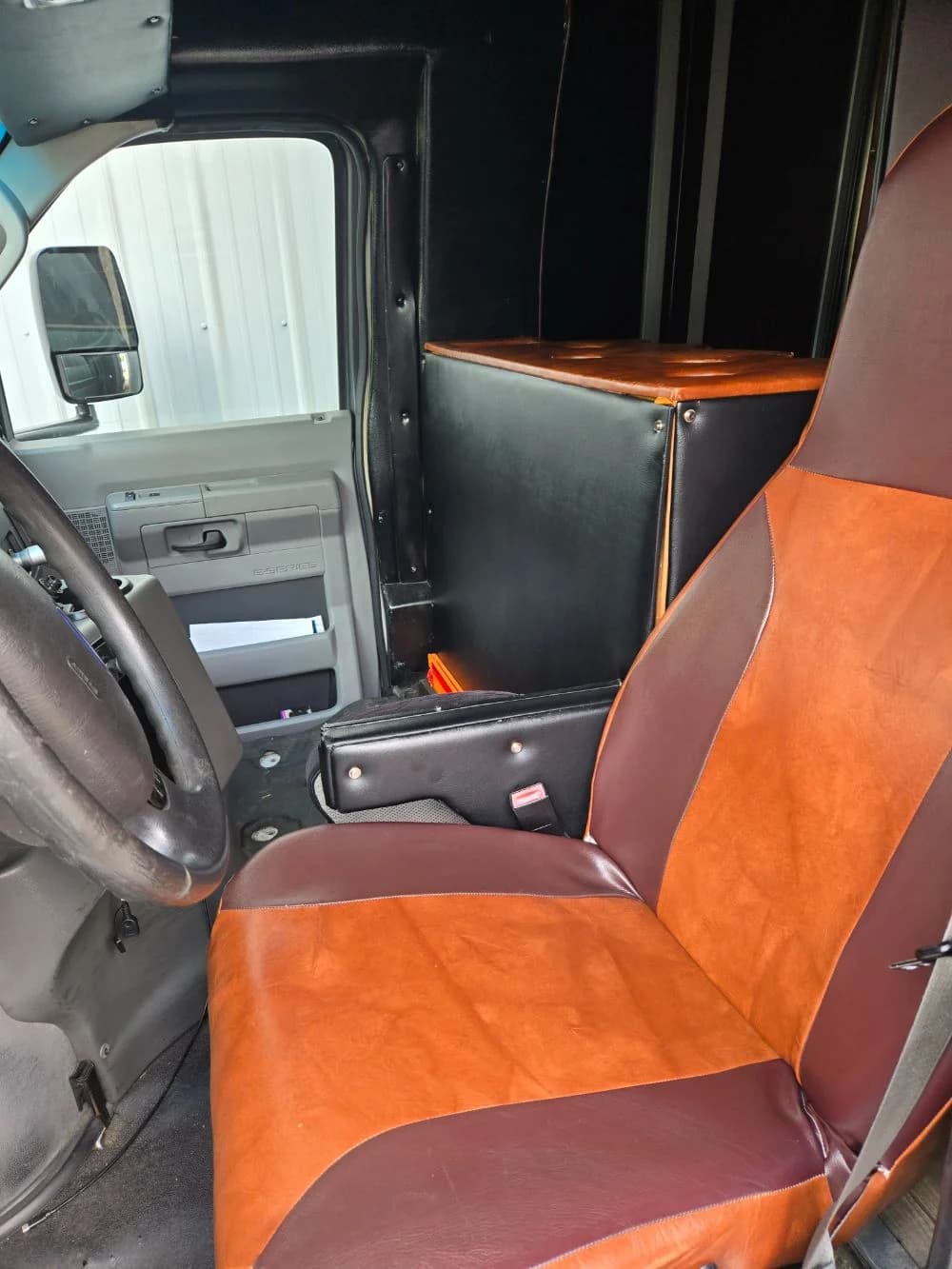 2013 Ford E450 econoline - Image 5