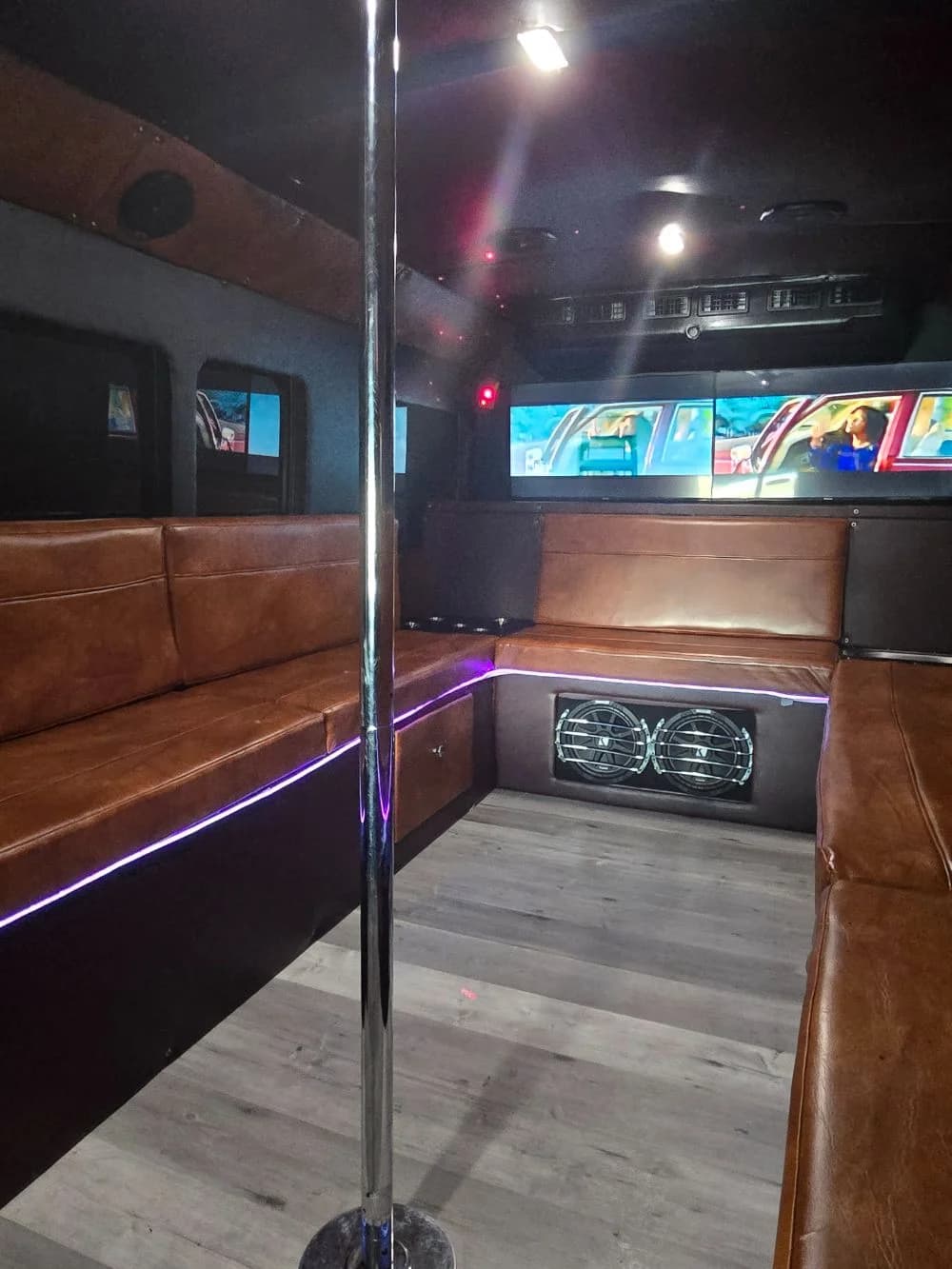 2013 Ford E450 econoline - Image 9