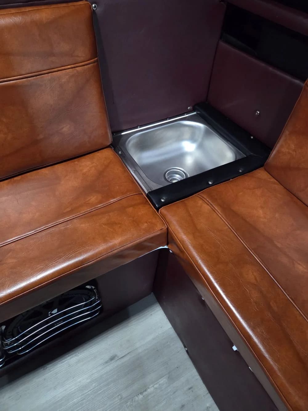2013 Ford E450 econoline - Image 8