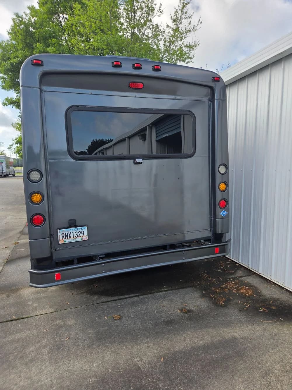 2013 Ford E450 econoline - Image 15