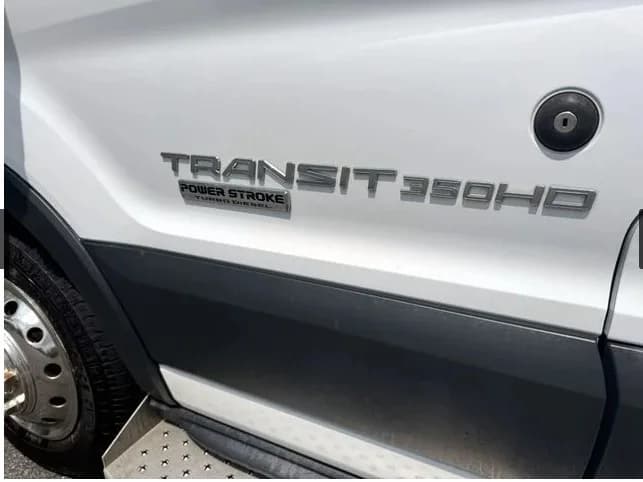 2019 Ford T-350HD Diesel Starcraft - Image 9