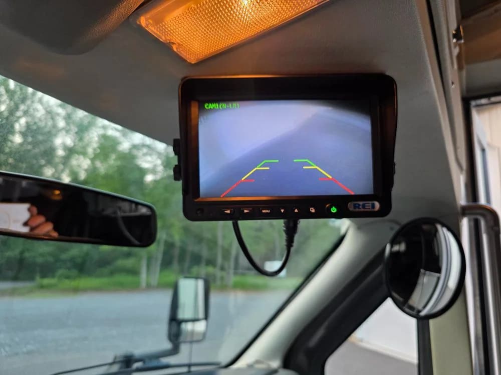 2015 Ford E-450 - Image 10