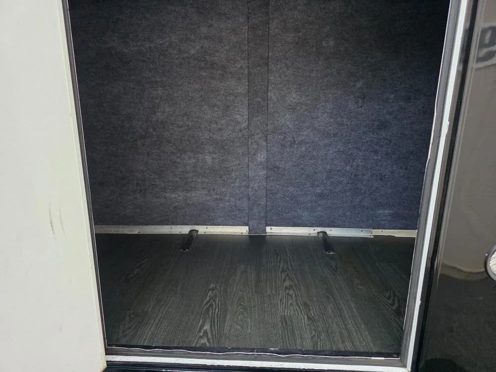 2015 Ford E-450 - Image 13