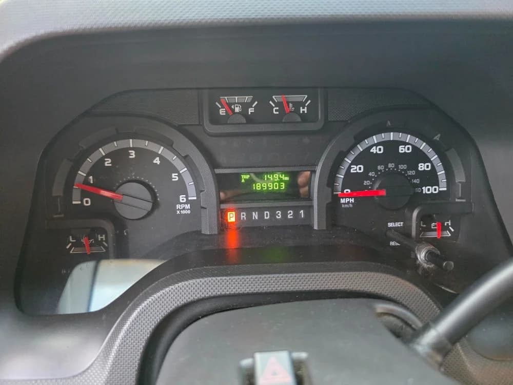 2015 Ford E-450 - Image 14
