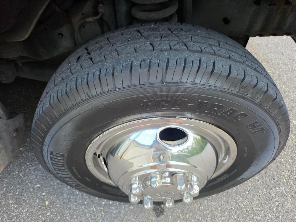 2015 Ford E-450 - Image 19
