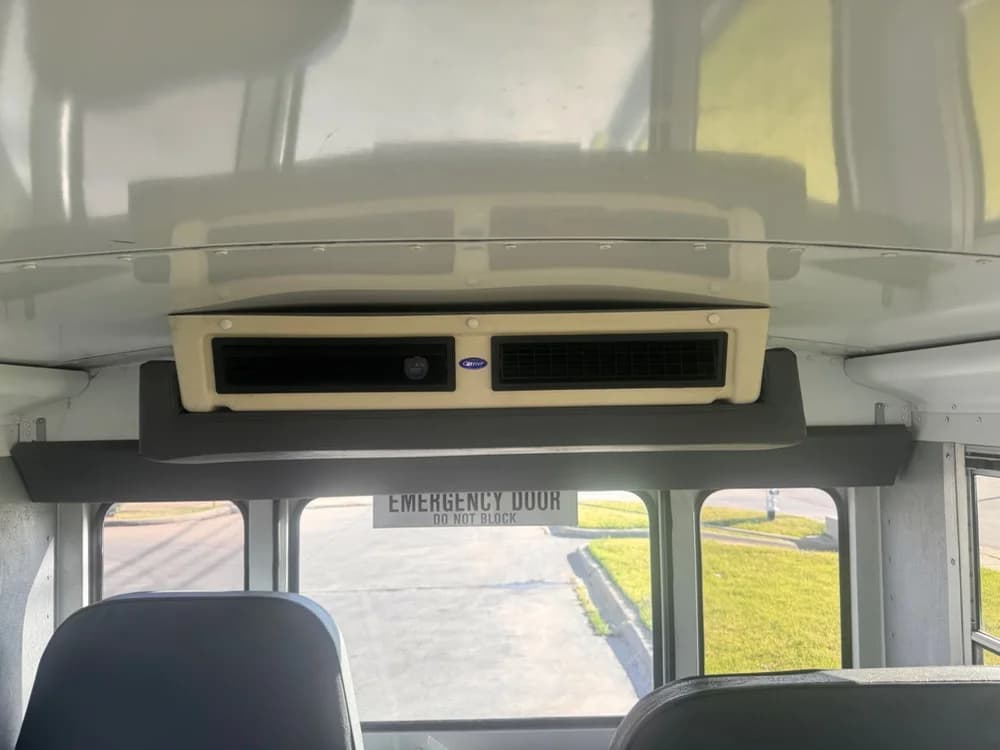 2005 Chevrolet Express 3500 - Image 18