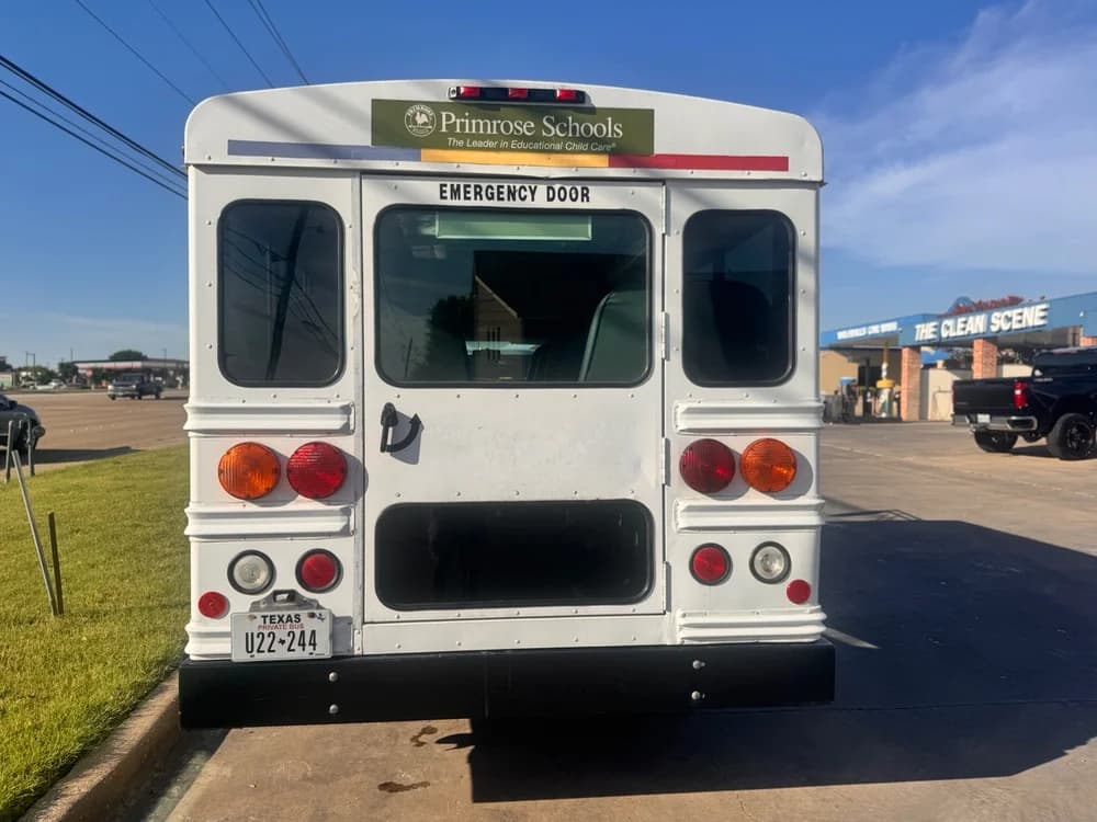 2005 Chevrolet Express 3500 - Image 6