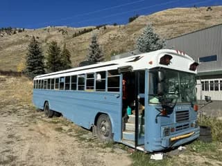 2000 Blue Bird 10372b7 bus