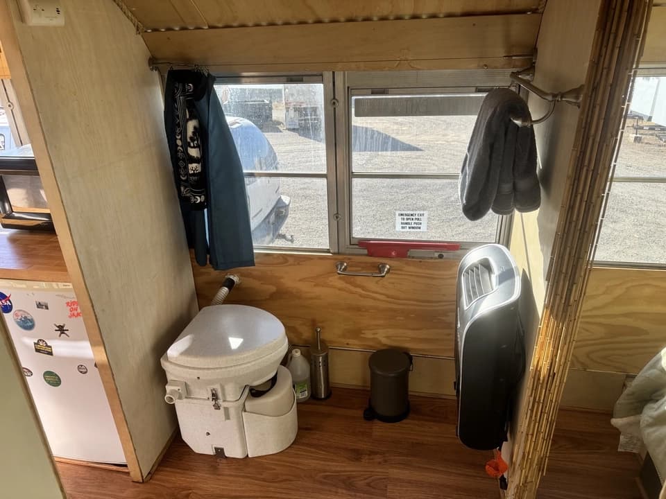2000 Blue Bird Flat Nose Skoolie Conversion - Image 7