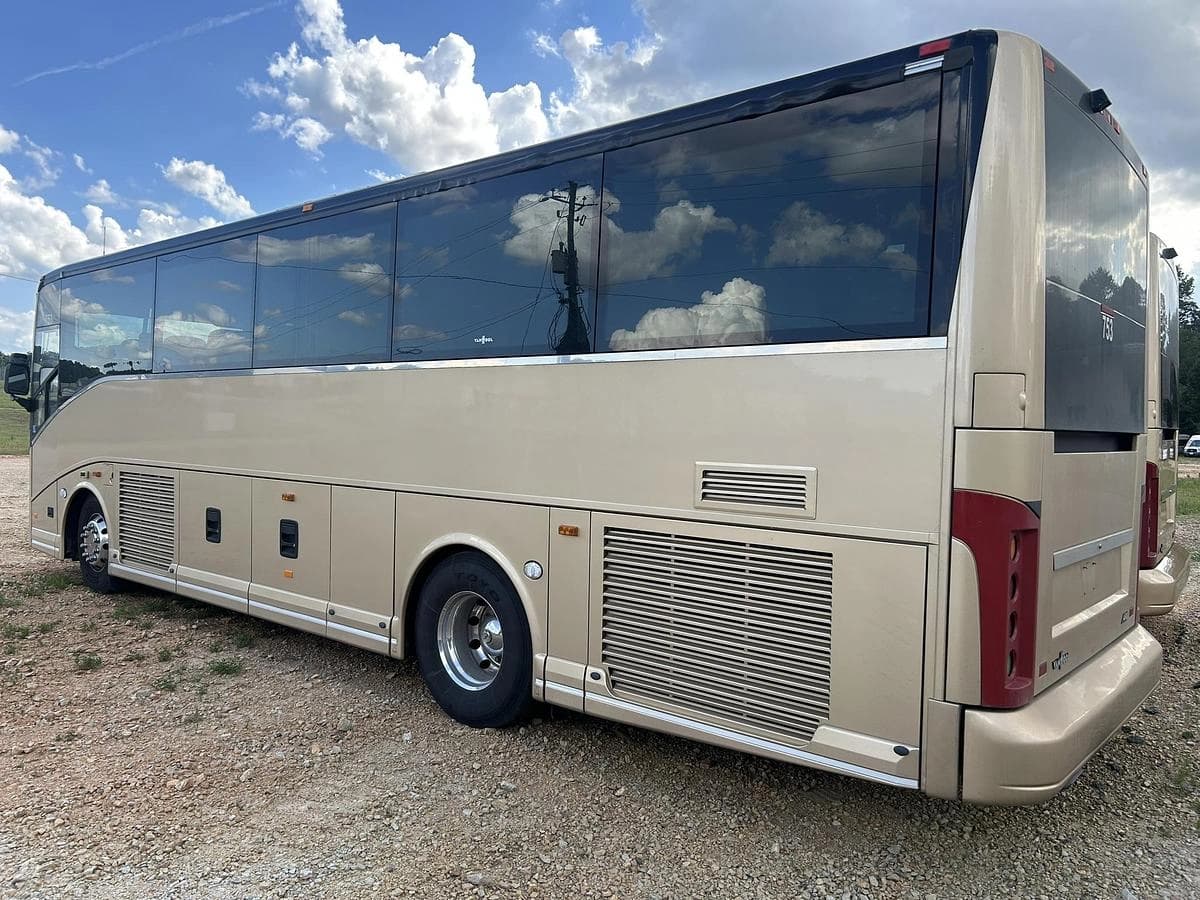2017 Van hool CX35 Coach - Image 4
