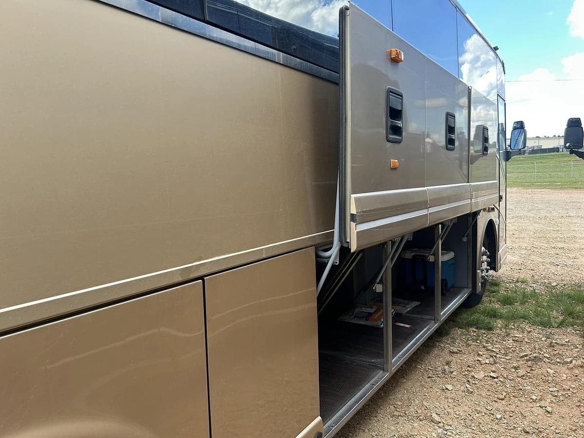 2017 Van hool CX35 Coach - Image 8