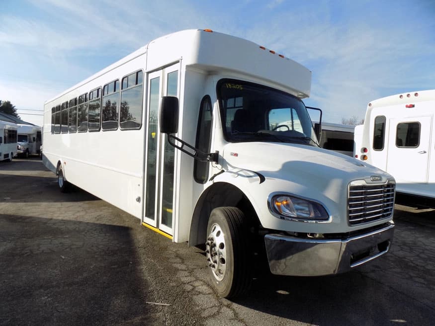 2019 Freightliner Starcraft XL Shuttle Bus - Image 1