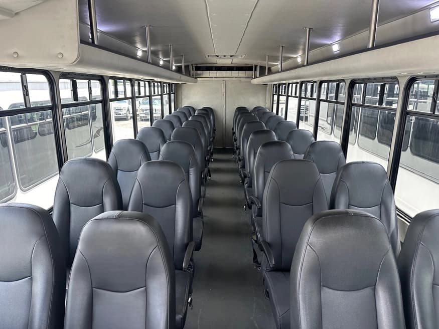 2019 Freightliner Starcraft XL Shuttle Bus - Image 4