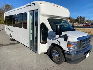2025 Ford E450 Starcraft MVP bus