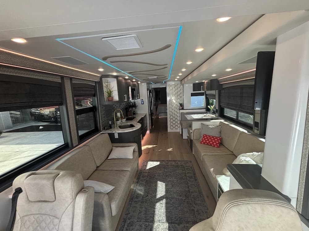 2023 Prevost Nashville Coach X3 Motorcoach Conversion - Image 12