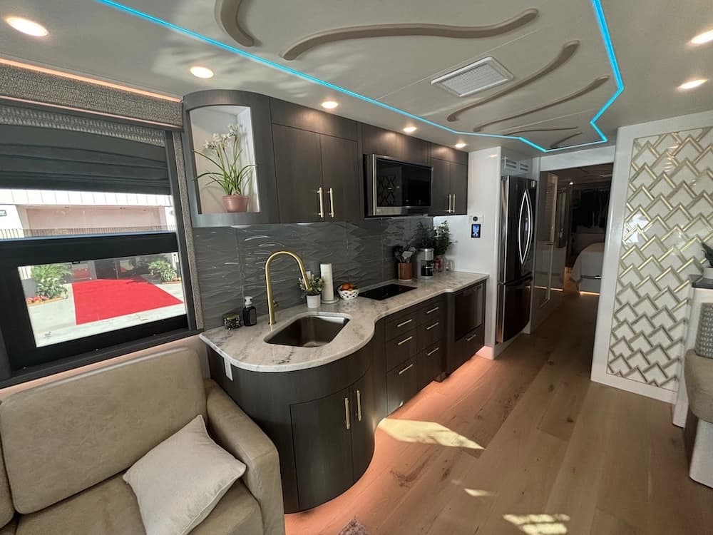 2023 Prevost Nashville Coach X3 Motorcoach Conversion - Image 15