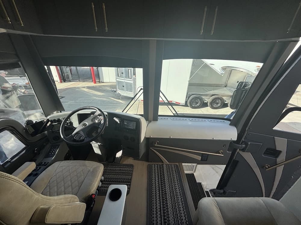 2023 Prevost Nashville Coach X3 Motorcoach Conversion - Image 25