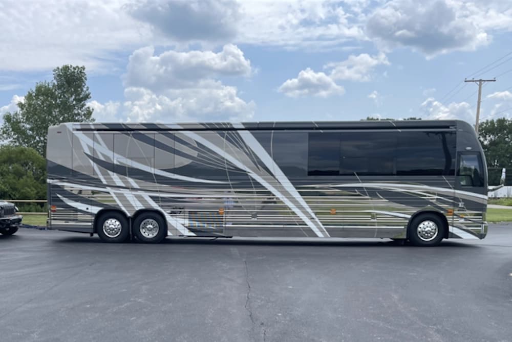 2023 Prevost Nashville Coach X3 Motorcoach Conversion - Image 7